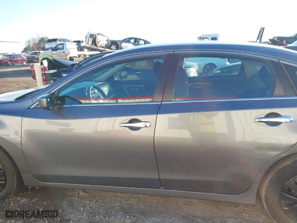 2015 Nissan Altima 2.5 S with VIN 1N4AL3AP2FN334136, listed as a IAAI auction lot 41323998 with 177,804 mi miles. Bid and sale history available at carsss.com. Image 14.