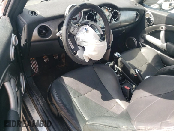 2008 MINI Convertible S с VIN WMWRH33508TU81576, выставлен на аукционе Copart как лот 60684675 с пробегом 145 344 миль миль и Списание • Salvage title. История ставок и продаж доступна на DreamBid. Изображение 8.