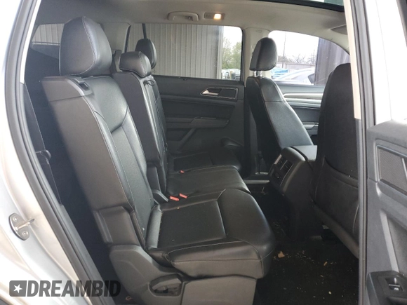 2018 Volkswagen Atlas SEL z VIN 1V2ER2CAXJC508499, wystawiony jako Copart lot #55501365 z przebiegiem 183 840 mil mil oraz Szkoda całkowita • Salvage title. Historia ofert i sprzedaży dostępna na DreamBid. Obrazek 11.