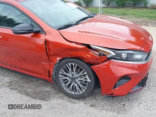 2023 Kia Forte GT-Line z VIN 3KPF54AD3PE629435, wystawiony jako IAAI lot #42280128 z przebiegiem 26 145 mil mil oraz . Historia ofert i sprzedaży dostępna na DreamBid. Obrazek 6.