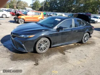 2022 Toyota Camry SE with VIN 4T1G11AKXNU713212, listed as a Copart auction lot 83484904 with 43,434 mi miles and Salvage Title. Bid and sale history available at carsss.com. Image 1.