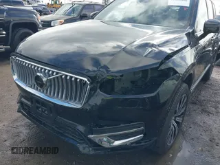 2024 Volvo XC90 Plus Bright Theme with VIN YV4062PE2R1218604, listed as a IAAI auction lot 41535490 with 698 mi miles. Bid and sale history available at carsss.com. Image 6.