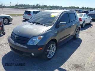 2005 Scion xA z VIN JTKKT624450127059, wystawiony jako IAAI lot #41828241 z przebiegiem 173 352 mil mil oraz . Historia ofert i sprzedaży dostępna na DreamBid. Obrazek 17.