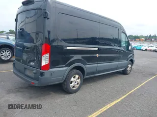 2018 Ford Transit с VIN 1FTYR2CM3JKB37717, выставлен на аукционе IAAI как лот 42561064 с пробегом 102 036 миль миль и . История ставок и продаж доступна на DreamBid. Изображение 4.