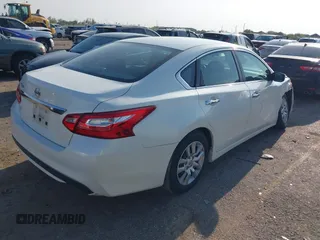 2016 Nissan Altima S z VIN 1N4AL3APXGC236145, wystawiony jako IAAI lot #41883454 z przebiegiem 47 167 mil mil oraz . Historia ofert i sprzedaży dostępna na DreamBid. Obrazek 4.