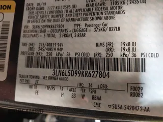 2019 Lincoln MKZ Reserve I with VIN 3LN6L5D99KR627804, listed as a IAAI auction lot 41643965 with 33,764 mi miles. Bid and sale history available at carsss.com. Image 9.