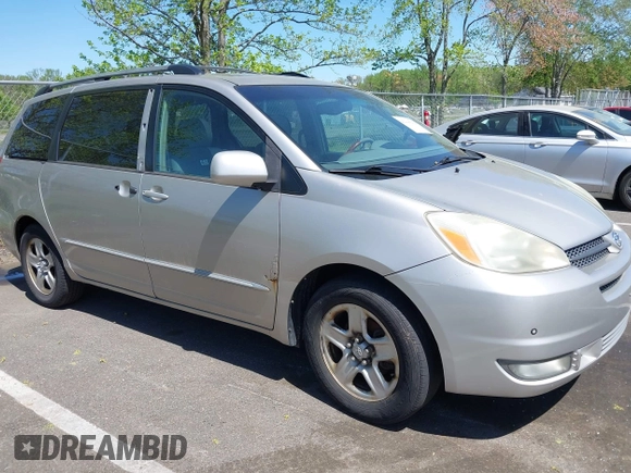 2005 Toyota Sienna XLE with VIN 5TDZA22C45S276838, listed as a IAAI auction lot 42149942 with 242,598 mi miles and . Bid and sale history available at carsss.com. Image 6.