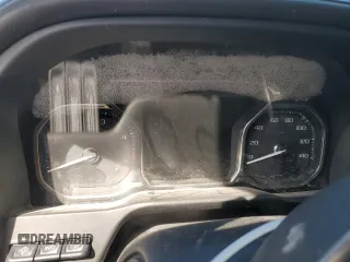 2020 GMC Sierra 2500HD Denali z VIN 1GT49REY0LF268364, wystawiony jako Copart lot #46127385 z przebiegiem Nie podano mil oraz Szkoda całkowita • Salvage title. Historia ofert i sprzedaży dostępna na DreamBid. Obrazek 9.