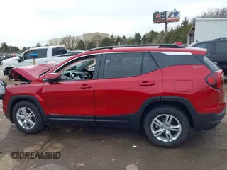 2024 GMC Terrain SLE z VIN 3GKALMEG9RL302058, wystawiony jako IAAI lot #41691921 z przebiegiem 1 101 mil mil oraz . Historia ofert i sprzedaży dostępna na DreamBid. Obrazek 13.