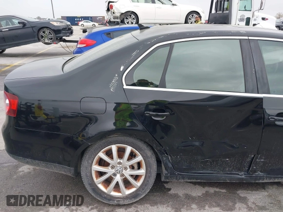 2010 Volkswagen Jetta SEL with VIN 3VWRX7AJ1AM018411, listed as a IAAI auction lot 41882206 with 282,505 mi miles and . Bid and sale history available at DreamBid. Image 6.