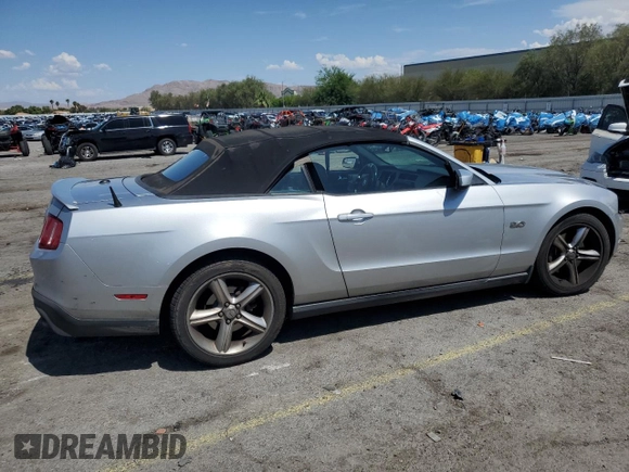 2012 Ford Mustang GT z VIN 1ZVBP8FF6C5268005, wystawiony jako Copart lot #59921495 z przebiegiem Nie podano mil oraz Szkoda całkowita • Salvage title. Historia ofert i sprzedaży dostępna na DreamBid. Obrazek 3.