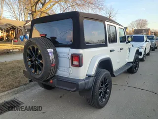 2022 Jeep Wrangler Unlimited Sahara with VIN 1C4HJXEG6NW255481, listed as a Copart auction lot 49181705 with 8,206 mi miles and Clean title. Bid and sale history available at DreamBid. Image 4.