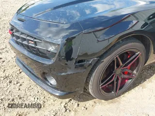 2010 Chevrolet Camaro 2SS z VIN 2G1FK1EJ0A9146975, wystawiony jako IAAI lot #42100335 z przebiegiem 127 763 mil mil oraz . Historia ofert i sprzedaży dostępna na DreamBid. Obrazek 6.