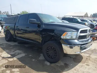 2019 Ram 1500 Big Horn z VIN 1C6RR7TT7KS646226, wystawiony jako IAAI lot #42030789 z przebiegiem 137 757 mil mil oraz . Historia ofert i sprzedaży dostępna na DreamBid. Obrazek 1.