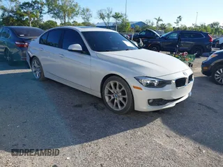 2014 BMW 3 Series 320i z VIN WBA3B1G54ENN90905, wystawiony jako IAAI lot #41825958 z przebiegiem 73 874 mil mil oraz . Historia ofert i sprzedaży dostępna na DreamBid. Obrazek 1.