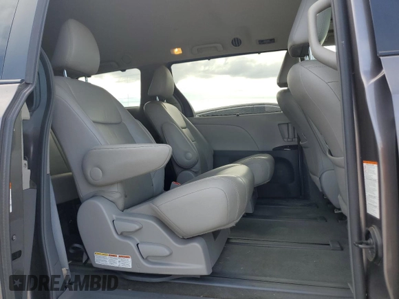 2016 Toyota Sienna Limited z VIN 5TDDK3DC3GS139449, wystawiony jako Copart lot #54329795 z przebiegiem 97 647 mil mil oraz Szkoda całkowita • Salvage title. Historia ofert i sprzedaży dostępna na DreamBid. Obrazek 11.