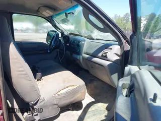 2005 Ford F-250 XL z VIN 1FTSX21P45EA18667, wystawiony jako IAAI lot #42117348 z przebiegiem 324 883 mil mil oraz . Historia ofert i sprzedaży dostępna na DreamBid. Obrazek 5.