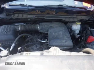 2019 Ram 1500 Tradesman z VIN 3C6JR6DGXKG502184, wystawiony jako IAAI lot #42524439 z przebiegiem 98 494 mil mil oraz . Historia ofert i sprzedaży dostępna na DreamBid. Obrazek 8.