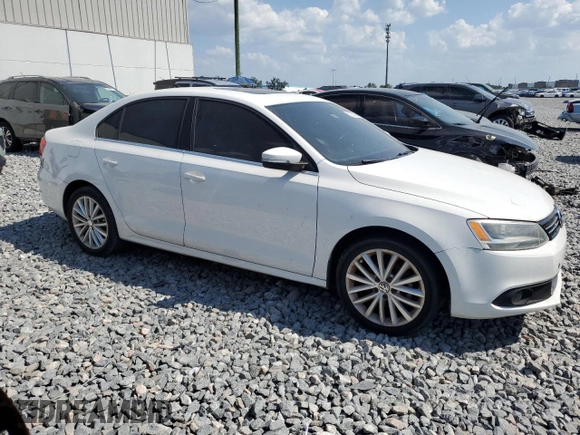 2011 Volkswagen Jetta SEL z VIN 3VWLX7AJ2BM351398, wystawiony jako Copart lot #57559365 z przebiegiem 183 376 mil mil oraz Czysty tytuł • Clean title. Historia ofert i sprzedaży dostępna na DreamBid. Obrazek 4.