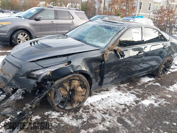 2017 Cadillac CTS-V z VIN 1G6A15S60H0212069, wystawiony jako IAAI lot #41402685 z przebiegiem 112 267 mil mil oraz . Historia ofert i sprzedaży dostępna na DreamBid. Obrazek 6.