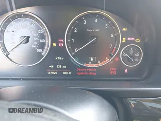 2013 BMW 5 Series 528i xDrive с VIN WBAXH5C53DDW11955, выставлен на аукционе IAAI как лот 42601785 с пробегом 147 925 миль миль и . История ставок и продаж доступна на DreamBid. Изображение 7.