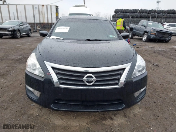 2015 Nissan Altima 2.5 with VIN 1N4AL3AP8FC262824, listed as a IAAI auction lot 41684970 with 134,000 mi miles. Bid and sale history available at carsss.com. Image 11.