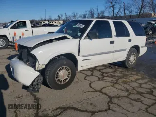 2000 GMC Envoy with VIN 1GKDT13W4Y2348984, listed as a Copart auction lot 89062865 with 159,592 mi miles and Salvage Title. Bid and sale history available at carsss.com. Image 1.