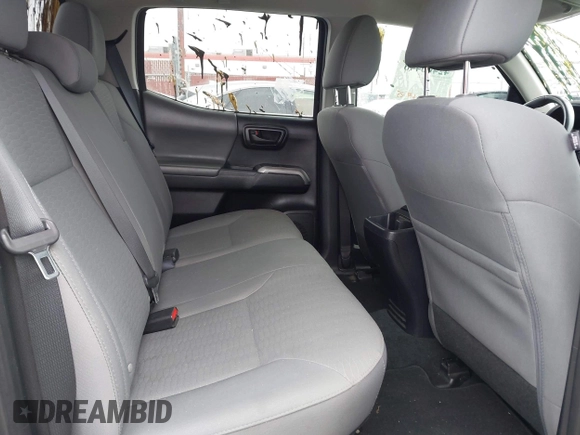 2017 Toyota Tacoma SR5 z VIN 3TMAZ5CN0HM039730, wystawiony jako IAAI lot #42406448 z przebiegiem 69 530 mil mil oraz . Historia ofert i sprzedaży dostępna na DreamBid. Obrazek 8.