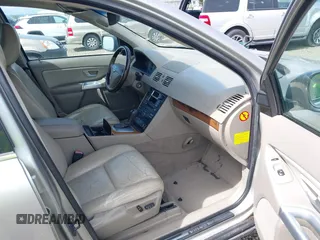 2005 Volvo XC90 with VIN YV1CZ592451150192, listed as a IAAI auction lot 42136295 with 169,886 mi miles. Bid and sale history available at carsss.com. Image 5.