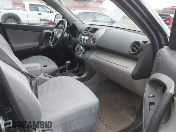 2007 Toyota RAV4 Limited with VIN JTMBD31V276022825, listed as a IAAI auction lot 41923374 with 228,772 mi miles. Bid and sale history available at carsss.com. Image 5.