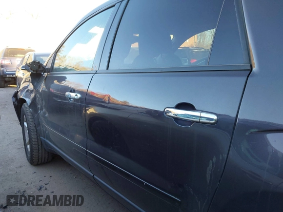 2015 GMC Acadia SLE with VIN 1GKKVPKD8FJ162890, listed as a IAAI auction lot 41268320 with 185,032 mi miles. Bid and sale history available at carsss.com. Image 14.