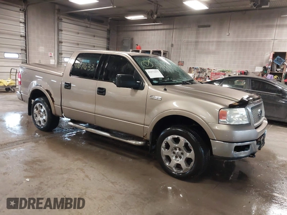 2004 Ford F-150 XLT with VIN 1FTPW14504KD59559, listed as a IAAI auction lot 41671633 with 196,328 mi miles. Bid and sale history available at carsss.com. Image 1.