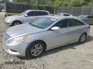 2013 Hyundai Sonata GLS z VIN 5NPEB4AC2DH653180, wystawiony jako Copart lot #54597905 z przebiegiem 148 828 mil mil oraz Nie do naprawy • Non repairable. Historia ofert i sprzedaży dostępna na DreamBid. Obrazek 1.