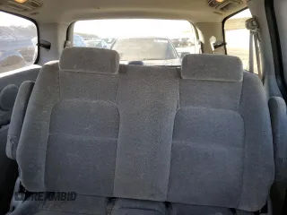2003 Kia Sedona LX with VIN KNDUP131236371153, listed as a Copart auction lot 80989974 with 205,181 mi miles and Salvage Title. Bid and sale history available at carsss.com. Image 10.
