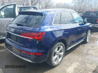 2021 Audi Q5 Premium Plus with VIN WA1BAAFY6M2015664, listed as a IAAI auction lot 41860435 with 26,088 mi miles. Bid and sale history available at carsss.com. Image 4.