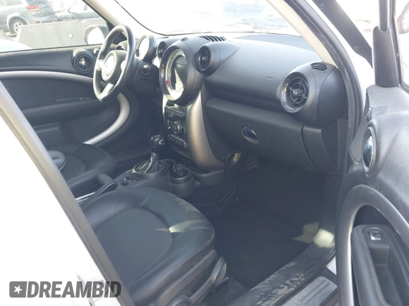 2014 MINI Countryman with VIN WMWZB3C59EWR40065, listed as a IAAI auction lot 40838816 with 80,000 mi miles and . Bid and sale history available at DreamBid. Image 5.