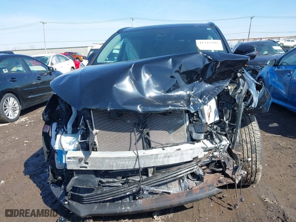 2019 Toyota Highlander SE with VIN 5TDJZRFHXKS606028, listed as a IAAI auction lot 41747582 with 38,689 mi miles. Bid and sale history available at carsss.com. Image 6.