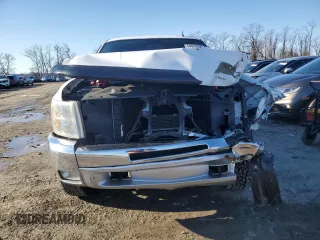 2013 Chevrolet Silverado 1500 LT with VIN 3GCPKSE71DG149447, listed as a Copart auction lot 44828265 with 231,538 mi miles and Salvage Title. Bid and sale history available at DreamBid. Image 5.