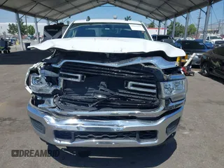 2019 Ram 2500 Big Horn with VIN 3C6UR5DJ4KG519811, listed as a IAAI auction lot 42643850 with 255,461 mi miles and . Bid and sale history available at DreamBid. Image 13.