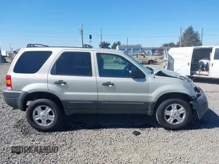 2004 Ford Escape XLT с VIN 1FMYU03154KB49571, выставлен на аукционе IAAI как лот 42055325 с пробегом 213 680 миль миль и . История ставок и продаж доступна на DreamBid. Изображение 13.