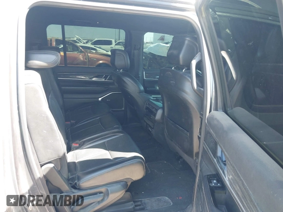 2022 Jeep Wagoneer Series II с VIN 1C4SJUBT5NS117850, выставлен на аукционе IAAI как лот 41835349 с пробегом 94 358 миль миль и . История ставок и продаж доступна на DreamBid. Изображение 8.