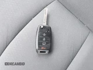 2015 Kia Optima LX z VIN KNAGM4A73F5624101, wystawiony jako IAAI lot #40746046 z przebiegiem 166 468 mil mil oraz . Historia ofert i sprzedaży dostępna na DreamBid. Obrazek 11.