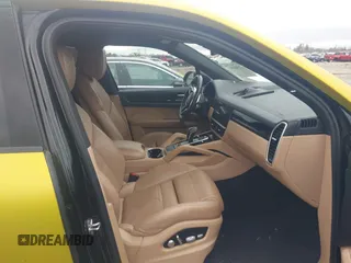 2020 Porsche Cayenne z VIN WP1AA2AY5LDA03828, wystawiony jako IAAI lot #41304951 z przebiegiem Nie podano mil oraz . Historia ofert i sprzedaży dostępna na DreamBid. Obrazek 5.