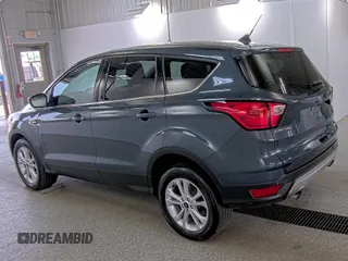 2019 Ford Escape SE z VIN 1FMCU9GD9KUA54757, wystawiony jako IAAI lot #42516631 z przebiegiem 87 040 mil mil oraz . Historia ofert i sprzedaży dostępna na DreamBid. Obrazek 33.
