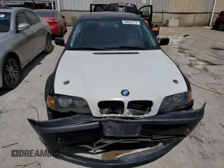 2002 BMW 3 Series 325i with VIN WBAET37492NH00211, listed as a Copart auction lot 69934174 with 177,833 mi miles and Non Repairable. Bid and sale history available at carsss.com. Image 5.