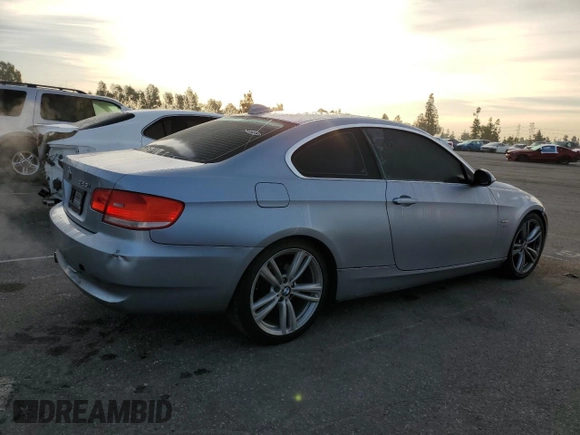 2009 BMW 3 Series 328i xDrive with VIN WBAWV53599P081307, listed as a Copart auction lot 86952404 with 175,556 mi miles and Salvage Title. Bid and sale history available at carsss.com. Image 3.