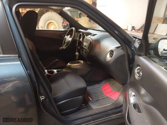 2014 Nissan Juke S with VIN JN8AF5MR6ET450738, listed as a IAAI auction lot 41546280 with 82,083 mi miles. Bid and sale history available at carsss.com. Image 5.