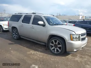 2007 Chevrolet Suburban LT with VIN 1GNFK16327J210722, listed as a IAAI auction lot 41899366 with 1 mi miles. Bid and sale history available at carsss.com. Image 1.