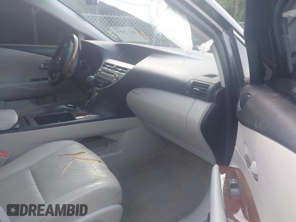 2011 Lexus RX 350 z VIN 2T2BK1BA1BC092805, wystawiony jako IAAI lot #42275093 z przebiegiem 175 918 mil mil oraz . Historia ofert i sprzedaży dostępna na DreamBid. Obrazek 5.