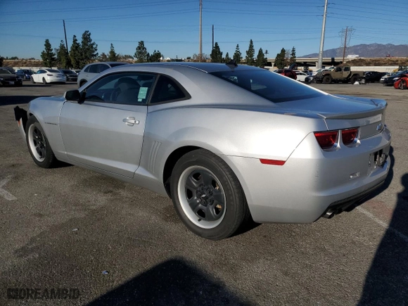2013 Chevrolet Camaro LS with VIN 2G1FE1E35D9131403, listed as a Copart auction lot 88745585 with 82,530 mi miles and Salvage Title. Bid and sale history available at carsss.com. Image 2.